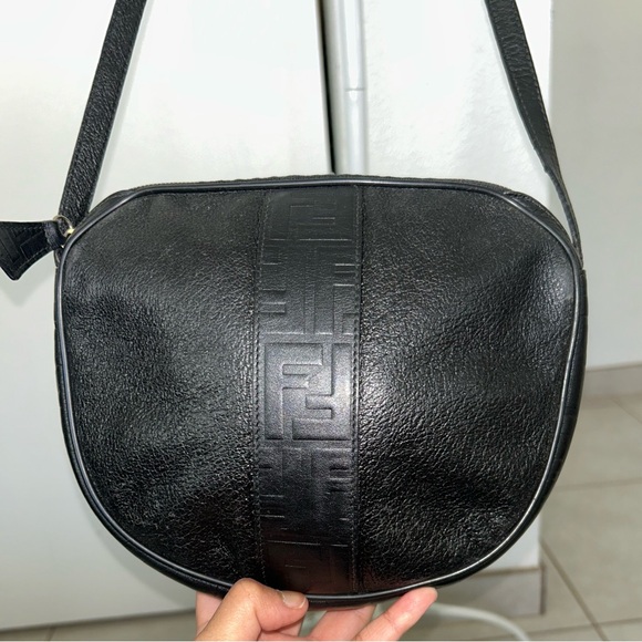 Fendi Vintage Black Leather Crossbody Bag - Picture 15 of 16